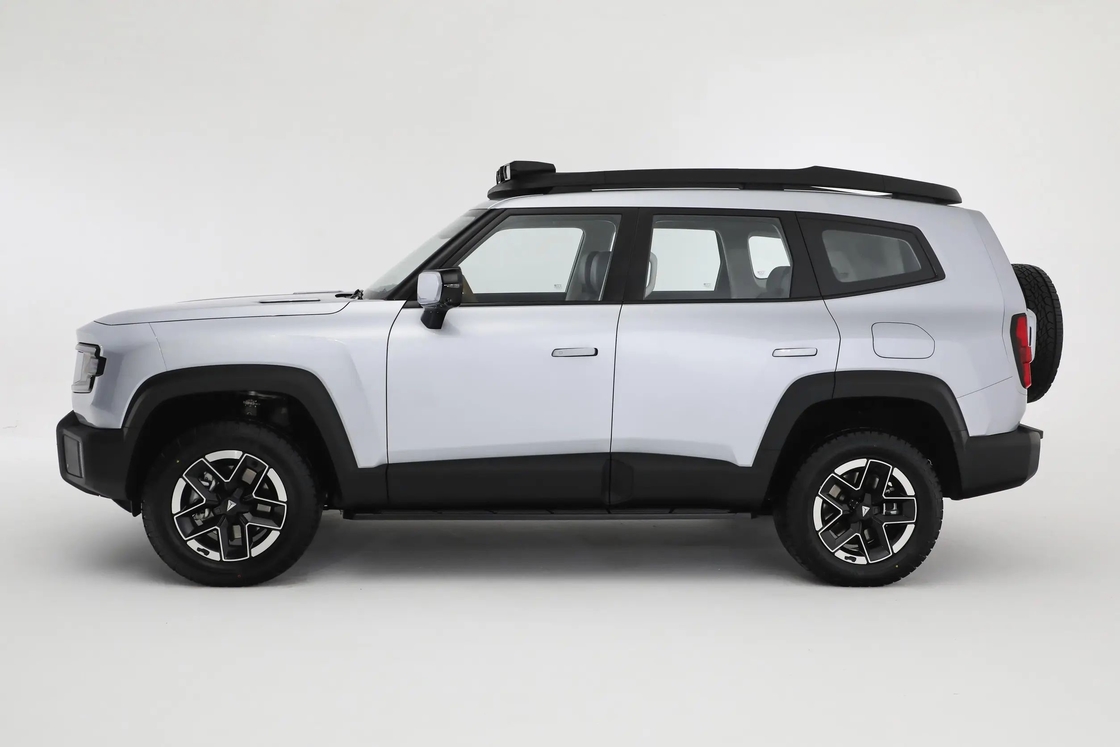 Changan DeepBlue Shenlan G318 Dört Tekerlekli Suv Elektrikli Hibrit Yakıt 4WD Off-road Ev Araba Manzarası 318 Sichuan-Tibet Hattı boyunca