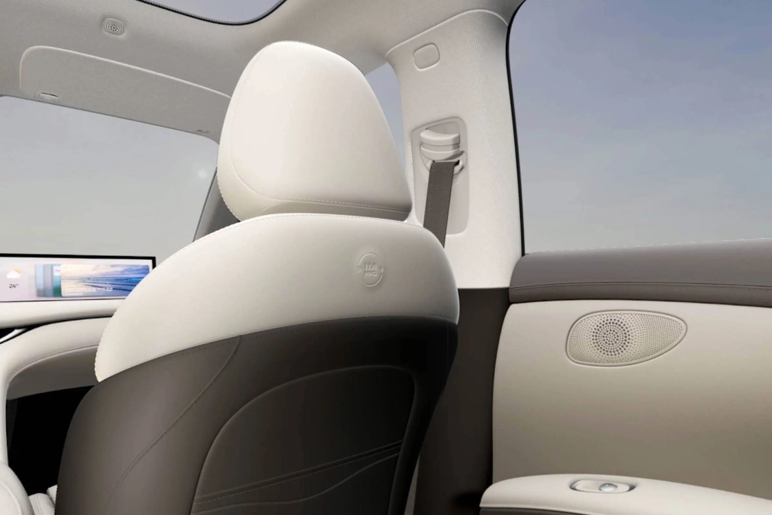 Zhiji LS6 IM Elektrikli Araba 4 Kapılı 5 Koltuklu SUV 760km Uzun Menzilli Yeni Enerji Elektrikli Araba