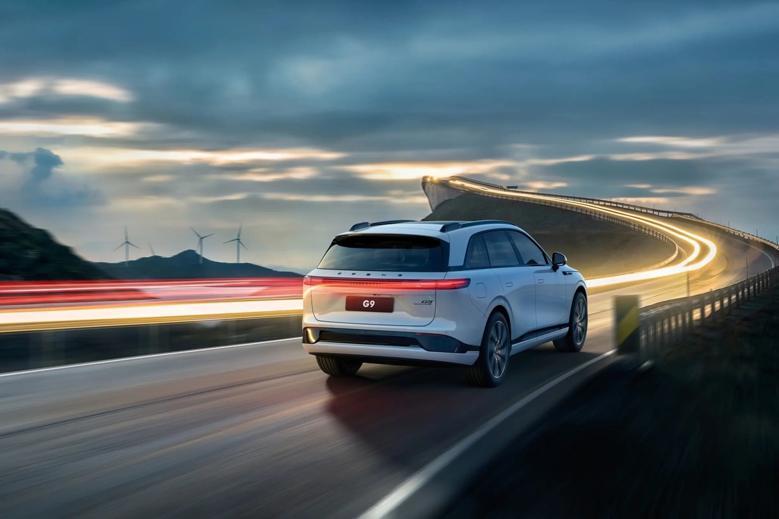 Xiaopeng Elektrikli Araç Xpeng G9 SUV Saf Elektrikli Orta Büyük 5 Kapılı 5 Koltuklu Elektrikli Araba