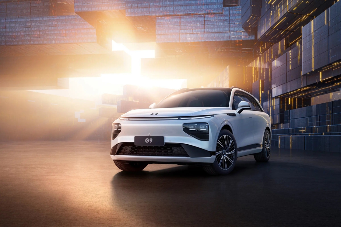 Xiaopeng Elektrikli Araba XPeng G9 SUV Artan Teknolojiyle Saf Elektrikli Orta Büyük 5 Kapılı 5 Koltuklu EV Otomatik