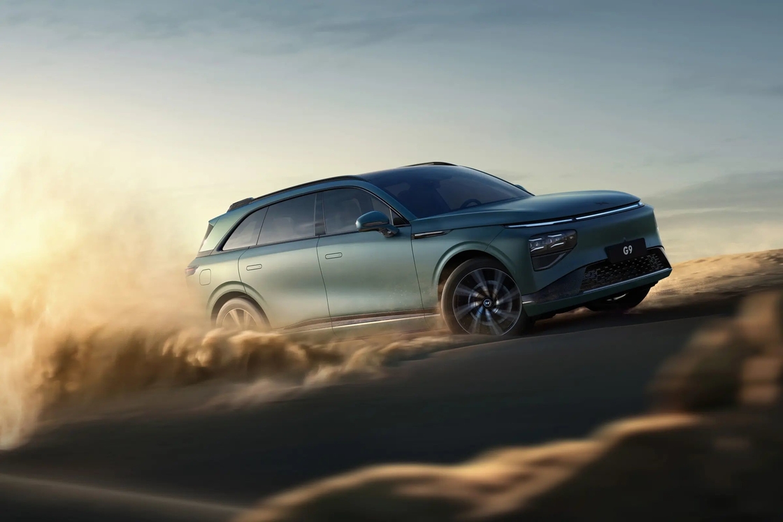 Xpeng G9 SUV Saf Elektrikli Orta Büyük 5 Kapılı 5 Koltuklu Elektrikli Crossover Xiaopeng Elektrikli Araba