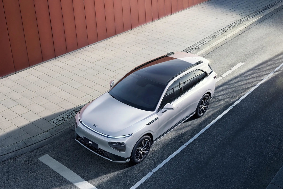 Xpeng G9 SUV Saf Elektrikli Orta Büyük 5 Kapılı 5 Koltuklu Elektrikli Crossover Xiaopeng Elektrikli Araba