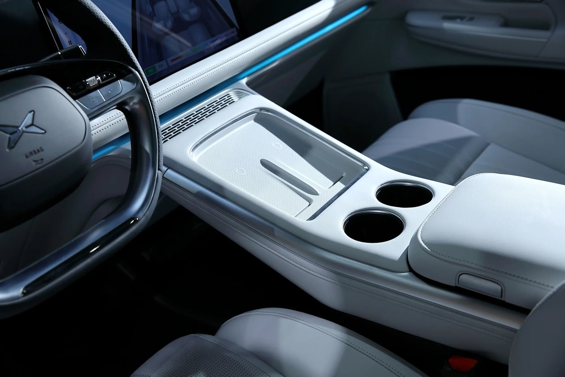 Orta Büyük Xiaopeng Elektrikli Araba 5 Kapılı 5 Koltuklu Xpeng G9 Saf Elektrikli SUV