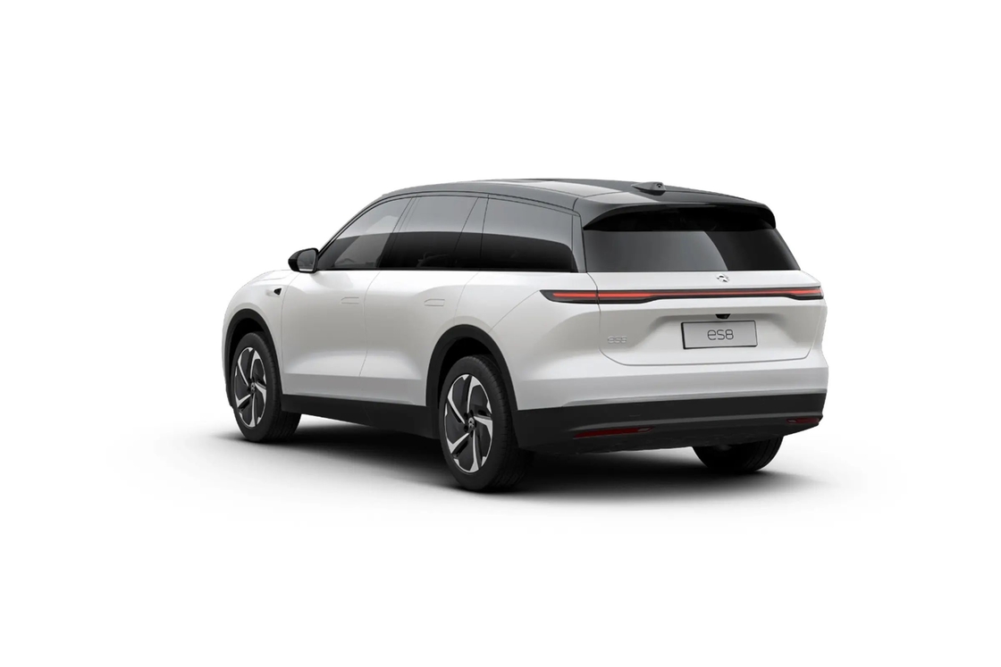 Çift motorlu NIO ES8 Elektrikli SUV, cesur ön ızgara ve belirgin LED farları ile