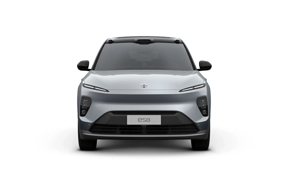 Çift motorlu NIO ES8 Elektrikli SUV, cesur ön ızgara ve belirgin LED farları ile