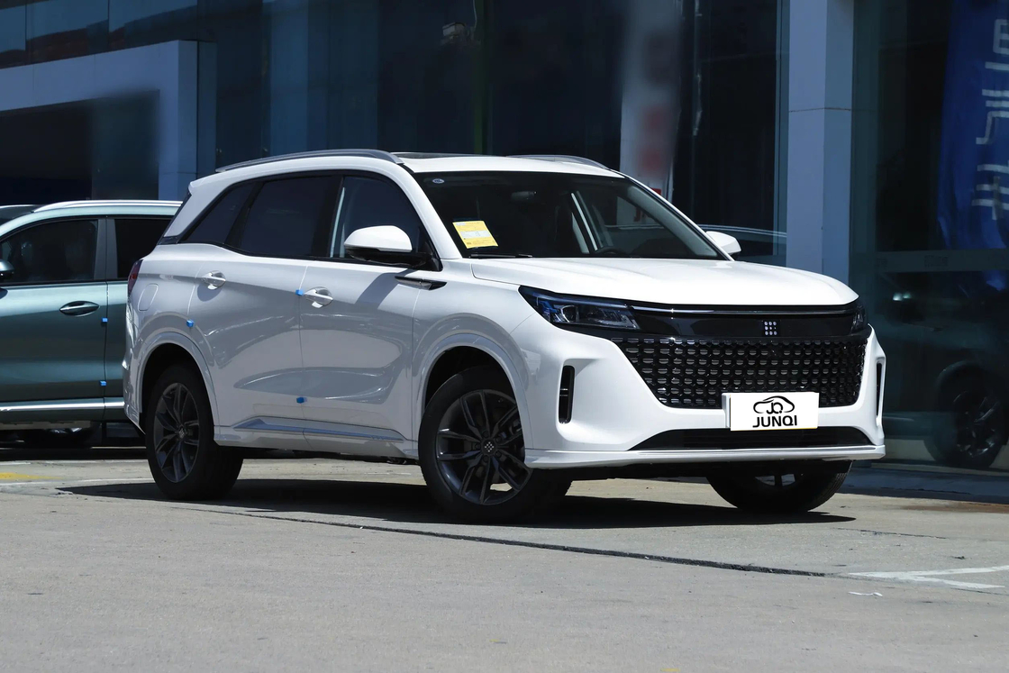 5 koltuklu Seres elektrikli araba SUV 120 beygir gücü ve emisyonsuz sürüş