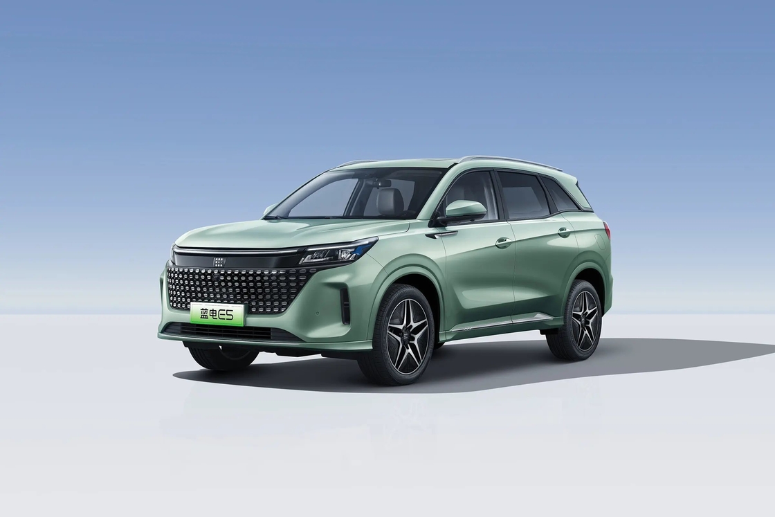 Modern Tasarım Orta boy E5 Seres Elektrikli Araba / Dört Tekerlekli Sürüş EV SUV