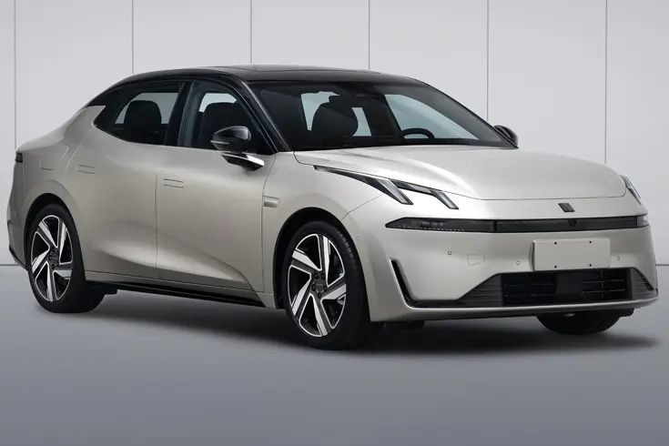 Lynk Co 07 2024 modeli Em-P 126km Uzun Pil Süresi Yeni Araba Şehir tüketicileri için çok yönlü sürdürülebilir hareketlilik çözümü