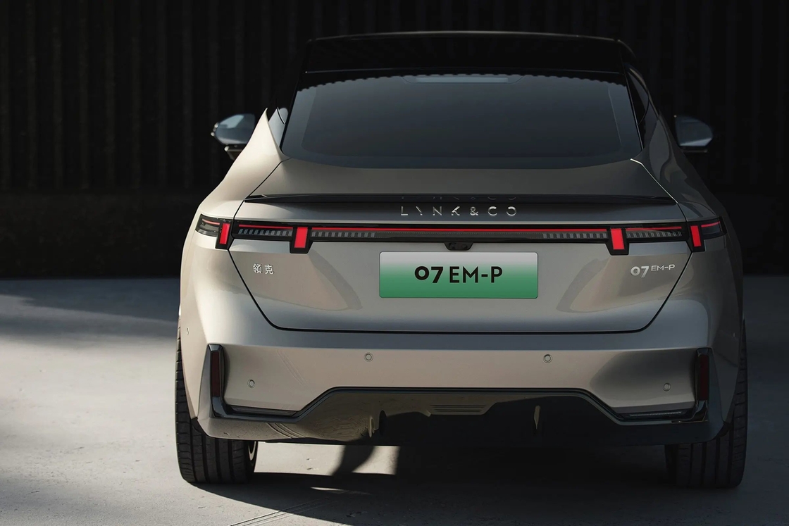 Lynk Co 07 2024 modeli Em-P 126km Uzun Pil Süresi Yeni Araba Şehir tüketicileri için çok yönlü sürdürülebilir hareketlilik çözümü