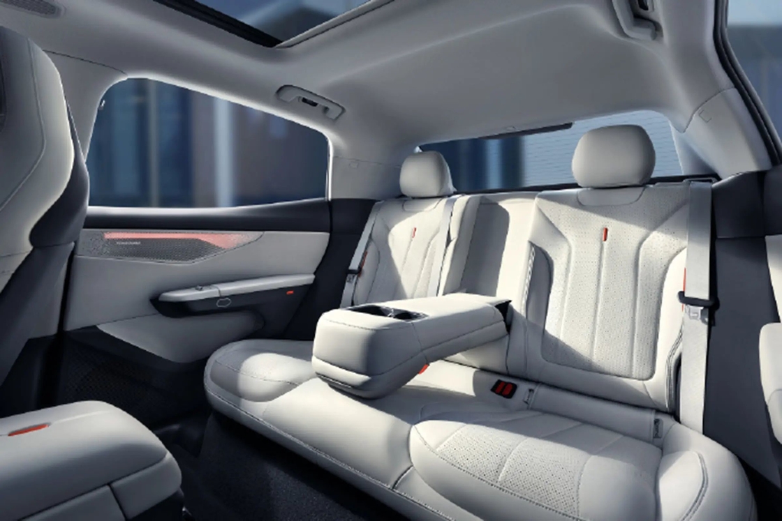 Orta Boyutlu 126km Lynk & Co Elektrikli Araba Uzun Pil Hayatı Lynk Co 07 2024 Model Em-P