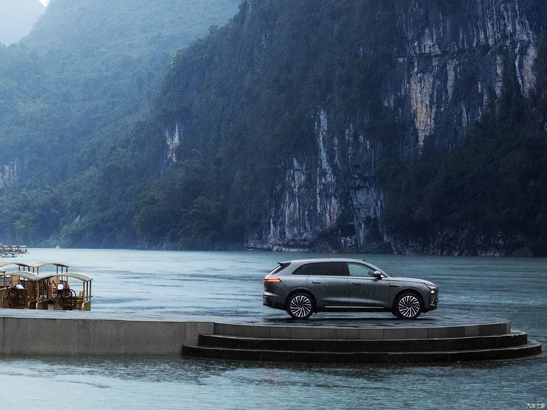 Çifte motorlu güç sistemi elektrikli araç SUV Chery EXEED ET