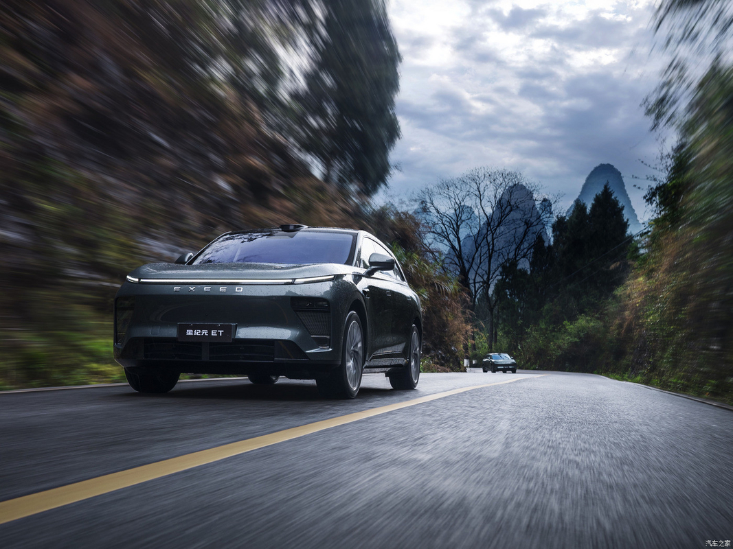 EXEED ET Chery Elektrikli Araçlar Lüks ve Sürdürülebilir Sürüş için 245KW 650Nm Döner