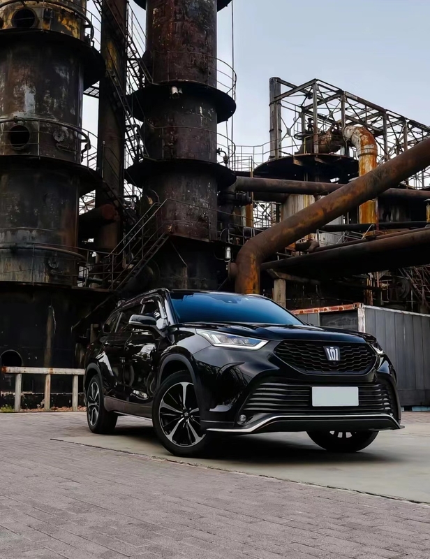 Sedan Tipi Hibrit Toyota Elektrikli Araba 4 Kapı 5 Koltuklu Toyota Crown Land Release