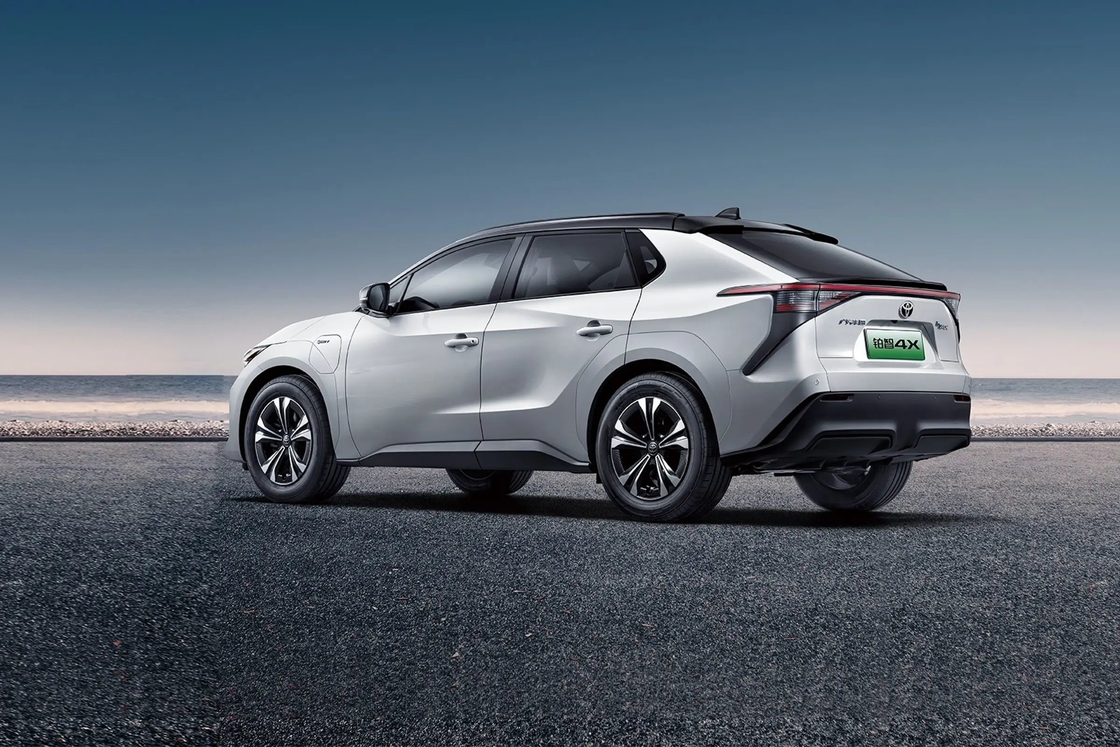 120 mph FWD Toyota Bz4x Elektrikli Araba Hatchback Orta Boyutlu SUV Saf Elektrikli 204 HP