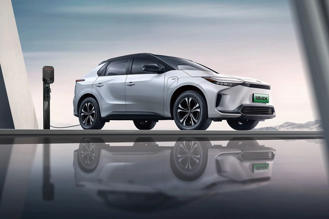 Hybrid Toyota Bz 4X SUV Elektrik Ekolojik Bilinçli Tüketiciler ve Açık Hava Sevgilileri İçin
