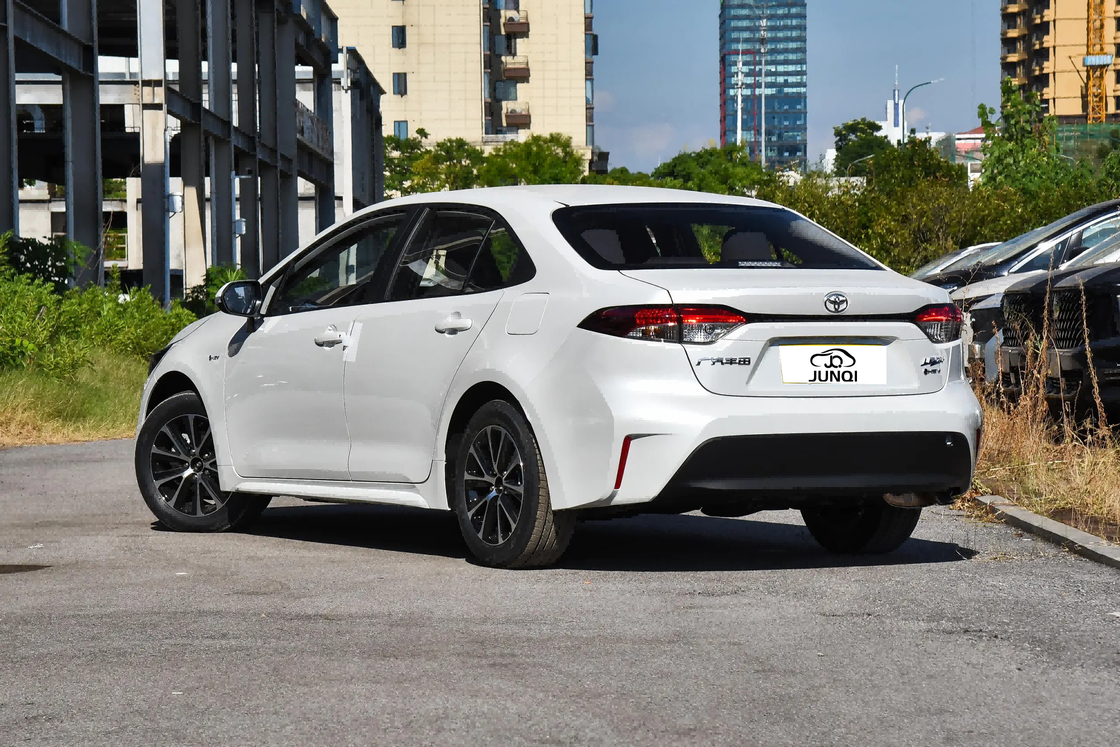 Sedan Tipi Toyota Elektrikli Araba 101KW 1.8L 98HP L4 Hibrit motor