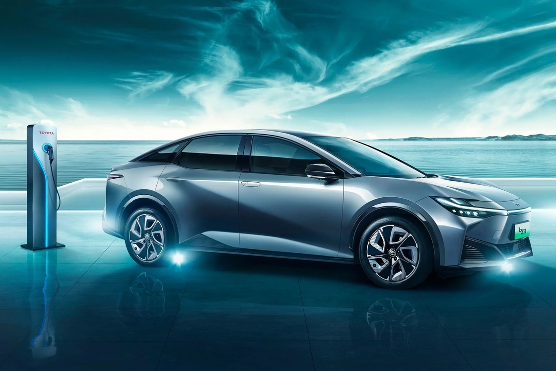 Orta Boyutlu Toyota Elektrikli Sedan 517km Elite PRO Saf Elektrikli Toyota Bz3 EV