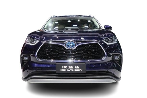 4 Kapılı 5 Koltuklu Toyota Highlander Yakıtlı Turboşarjlı Güçlü ve Hibrit Sistemli Otomobil