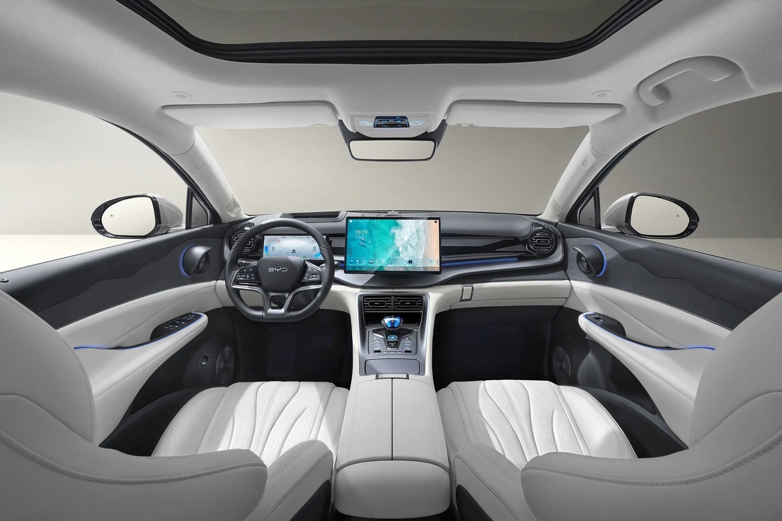 BYD Elektrikli Araba Fregat 07 Glory Edition Altıgen Tasarımı Kabuk Beyaz İç Rengi