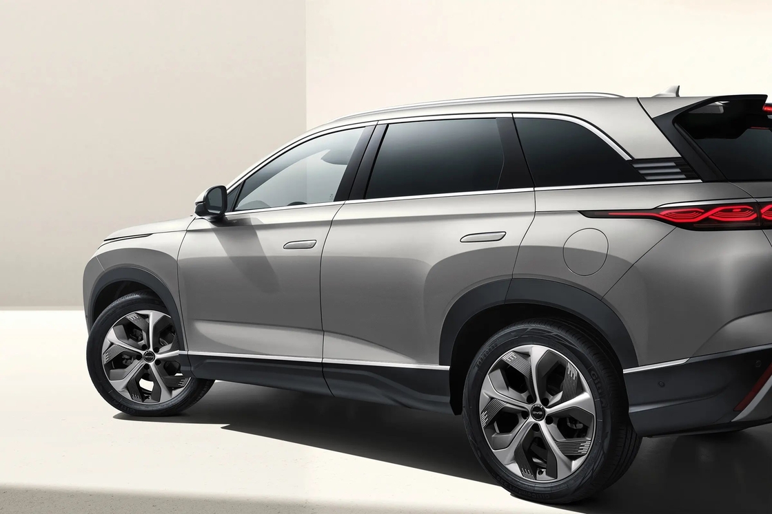 Yeni Enerji BYD Elektrikli Araba BYD Fregat 07 Dm-I EV Otomatik SUV Arabalar