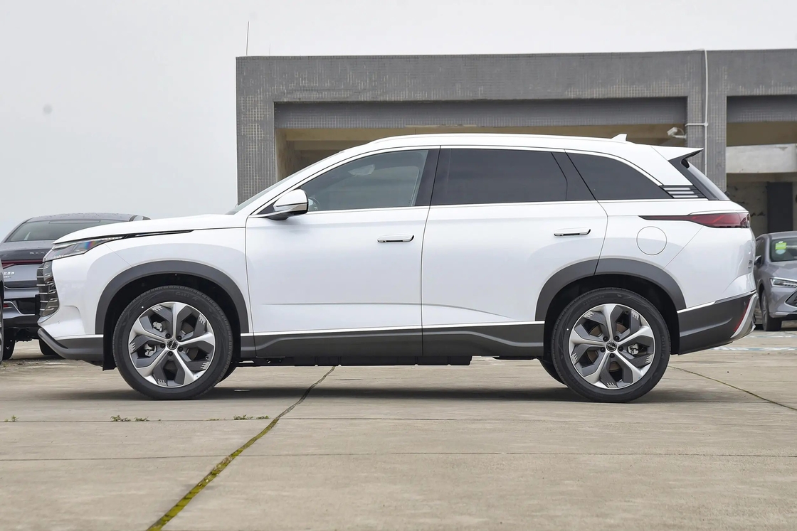 Yeni Enerji BYD Elektrikli Araba BYD Fregat 07 Dm-I EV Otomatik SUV Arabalar