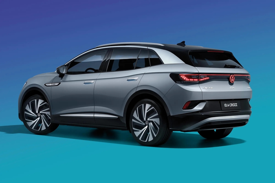 Volkswagen ID.4 İçgüdüsel denetimleri ve büyük bir bilgi eğlence ekranı olan elektrikli SUV