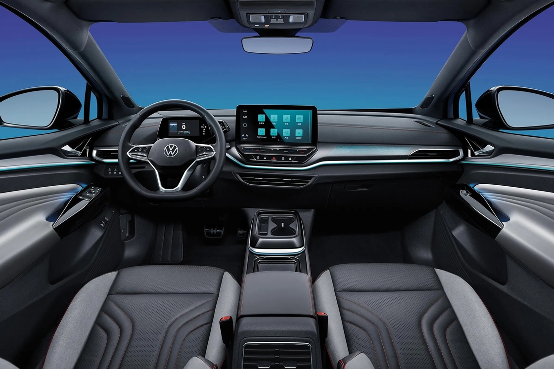 Volkswagen ID.4 İçgüdüsel denetimleri ve büyük bir bilgi eğlence ekranı olan elektrikli SUV