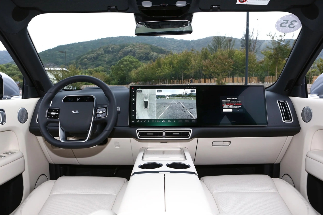 5 Kapılı 6 kişilik L8 Lixiang Elektrikli Araç SUV 800 km sürüş aralığı ile Sol Sürüş