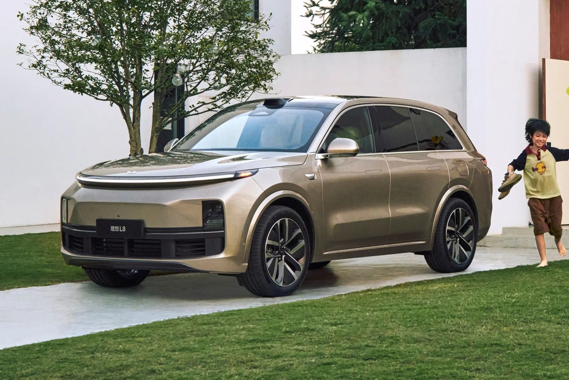 Lixiang L8 Aile Boyutlu Elektrikli Araba 400km Sürdürülebilir Farklı Tekerlekler