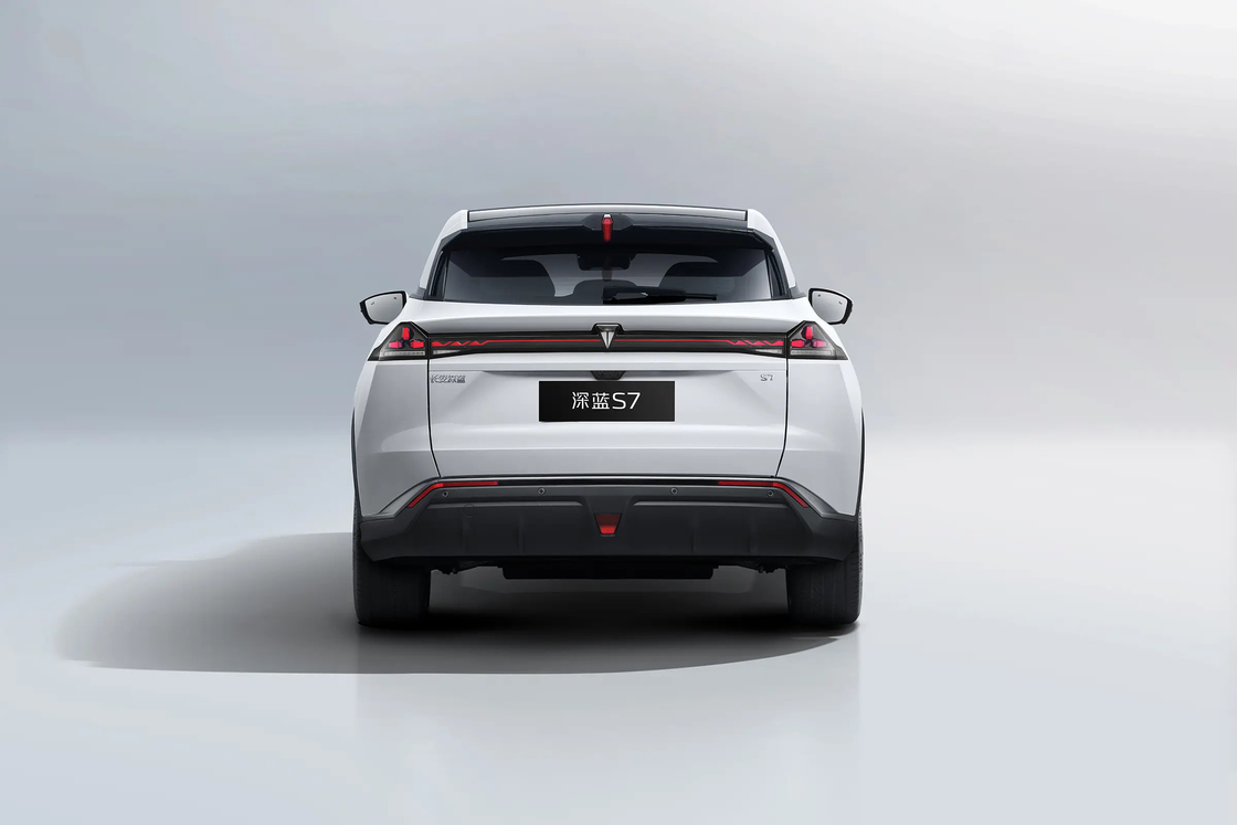 Sedan Tipi Changan Elektrikli Araba SUV Genişletilmiş Menzil Changan Yeni Enerji Araçları
