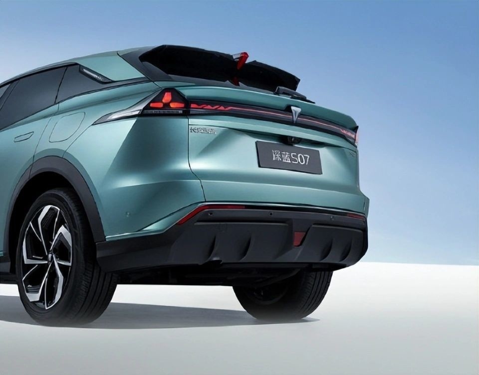 Sol Yönlü Changan Elektrikli Araba DeepBlue 07 Form ve Fonksiyonun Mükemmel Karışımı