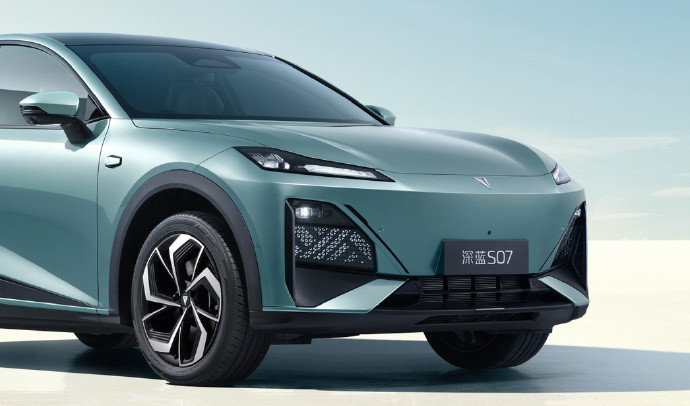 DEEP BLUES07 Changan Elektrikli Araba Yeni Enerji Araçları Orta Boy SUV 180km/h
