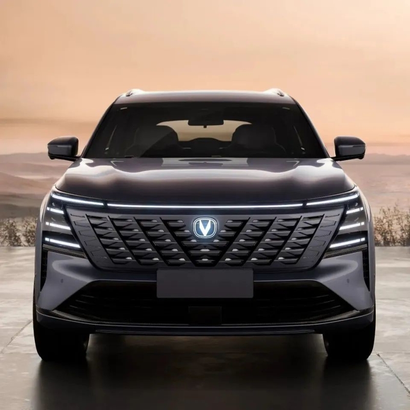 5 koltuklu Changan benzinli araba sedan CS75 Plus ön tekerlek sürüşü 200km/h