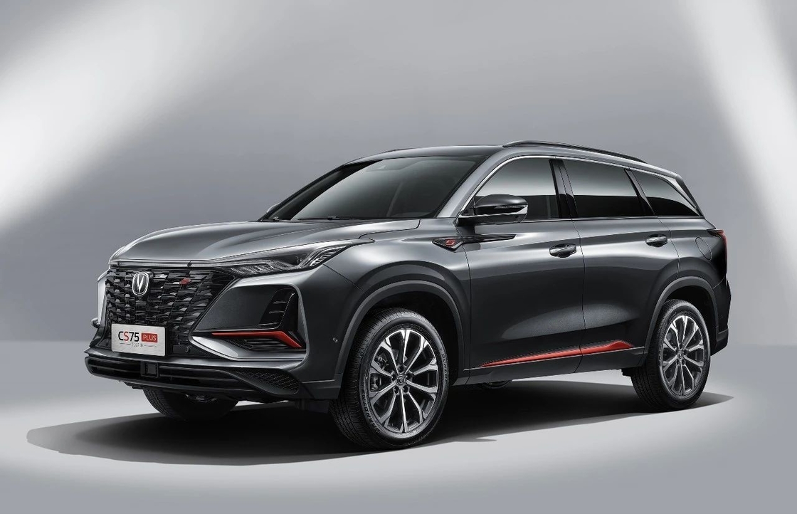 Benzinli Changan CS75 Plus Araç 10 - 15km/L Yakıt verimliliği 200km/h Maksimum hız