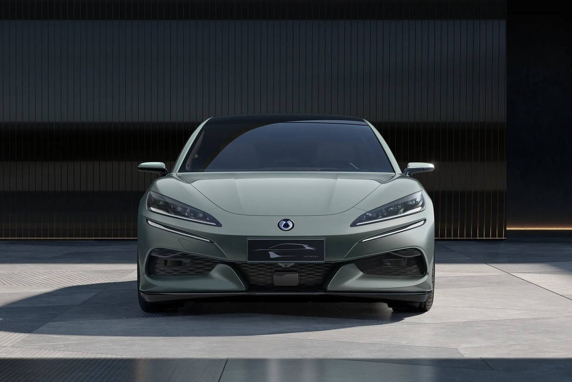 2024 Sıcak Satış Z9 GT Hibrit veya Saf Elektrikli Sürüm Yeni Araba BYD Denza Z9GT 630KM Elektrikli SUV HYBRİD