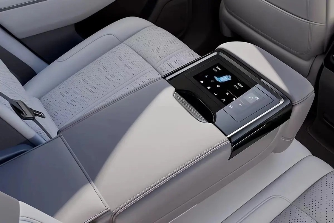 Zeekr 7X 800V Yüksek Voltajlı Elektrikli SUV 7 Renk 780km menzil Tek şarj Gelişmiş Off-Road Kapasite Hava süspansiyonu