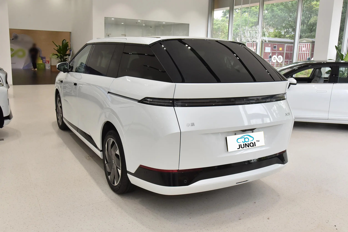 Xiaopeng Xpeng X9 Yüksek Seri MPV Çok Kullanımlı Elektrikli Araç Çin Yeni Enerji Ticari Araç