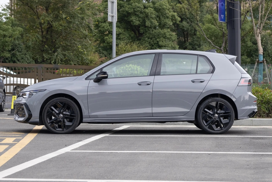 VolkswagenS Yeni Arabalar 2024 GOLF GTI GOLF 4 5 6 7 8 GTI Sol El Sürüşü Benzin Arabası Kullanılmış Benzin Araçları Çin'de Yapılmış