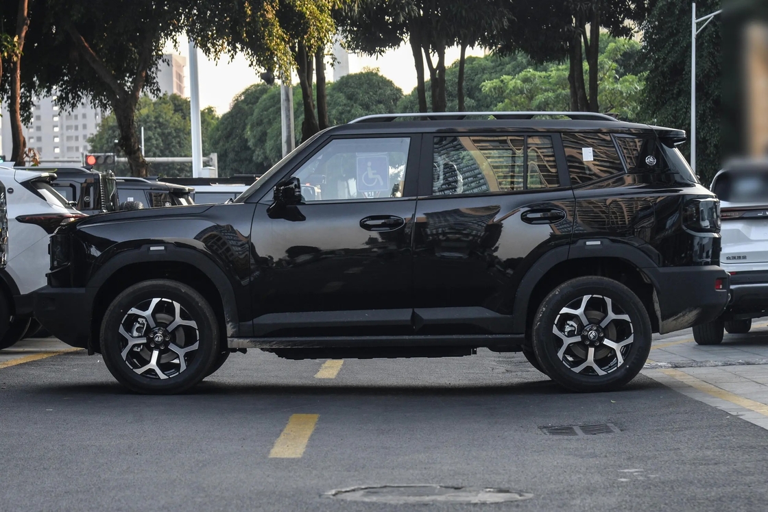 Jetour Shanhai T1 2024 modeli chery Plug-in hibrit Üç hızlı Beş kapılı beş koltuklu kompakt SUV 1.5T 156 beygir gücü L4 araba 2025