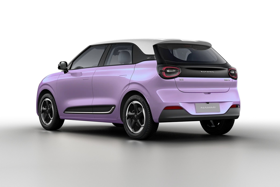 Otomatik 4 koltuklu Dongfeng Nami Kutusu yeni enerji aracı 4 tekerlekli elektrikli araba yetişkin araçları Çin'de üretilen Ev araba yüksek hız 100km/h