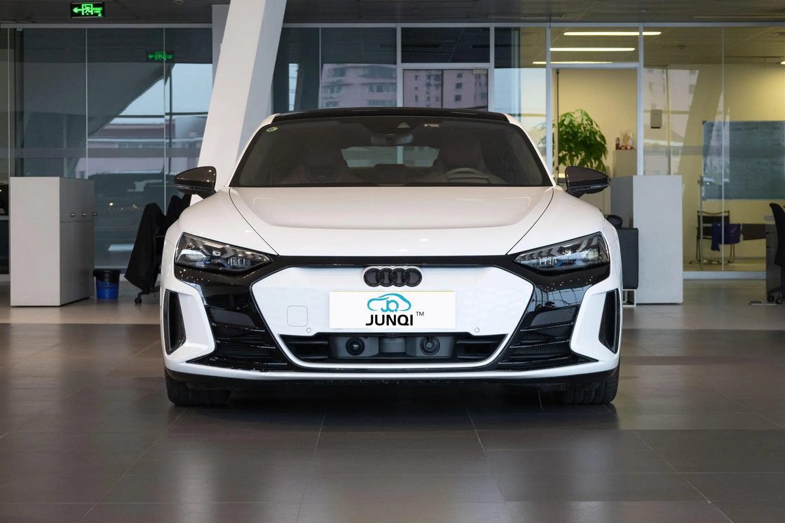 Lüks Araçlar 495km Uzun Menzilli Elektrikli Araba A U D I RS E-tron GT 4 Dört Tekerlekli Elektrikli Araç
