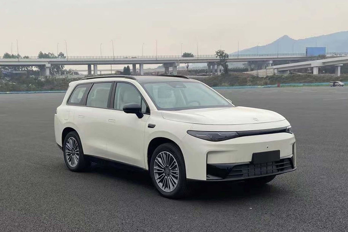 Leapmotor Elektrikli Araba Genişletilmiş Menzilli 200 Akıllı Sürüş Sürümü Son teknoloji Rahat alan