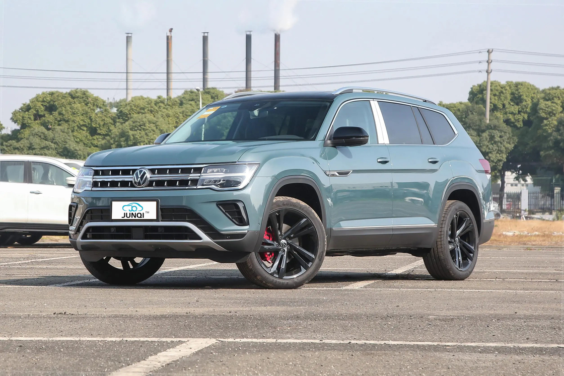Çin Kullanılmış Araba VW Touron 2.5T-A/MT-530 4WD amiral gemisi versiyonu 7 kişilik Büyük Uzaylı SUV