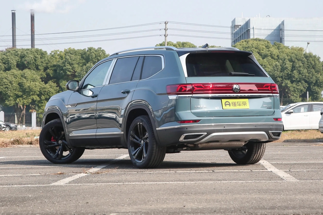 Orta ve Büyük SUV Volkswagen Benzin Arabası Tuon 330TSI 2.0T 220HP L4 Motorlu Ve 7 Hızlı Çift Koplama