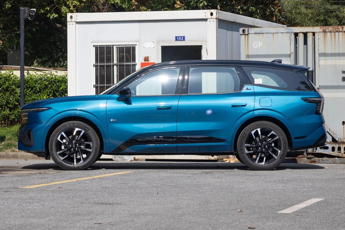 Changan FORD -2024 Ruijie L 2.0T EcoBoost İki Tekerlekli Sürüş Yedi Koltuklu Şık Model